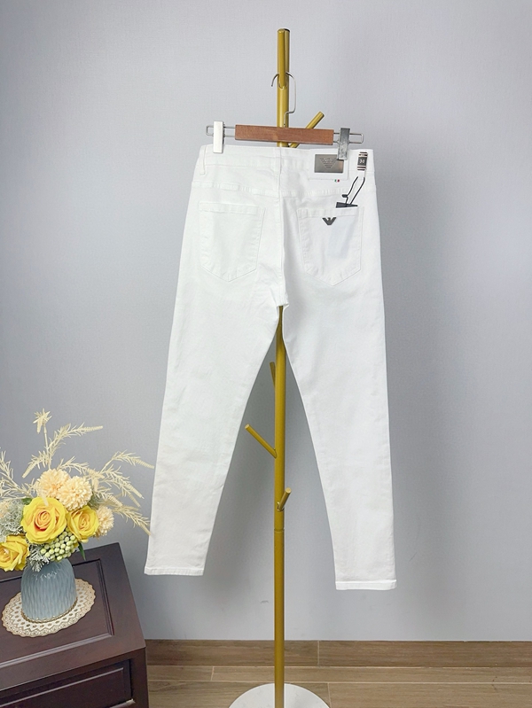 ブランドジーンズ背面デザイン